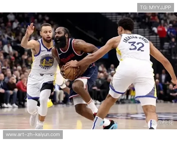 勇士快速突破制造多次罚球机会